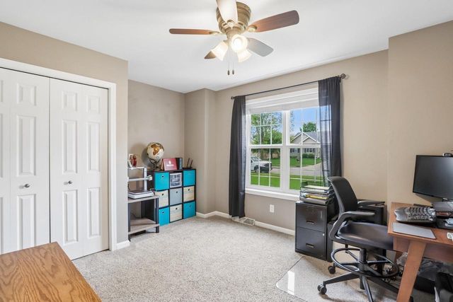 809 Brookstone Crest, Mount Horeb, WI 53572