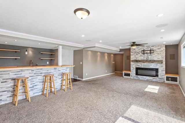 809 Brookstone Crest, Mount Horeb, WI 53572