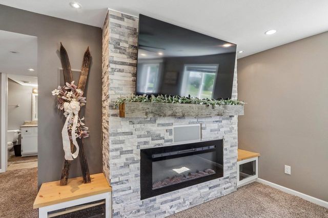809 Brookstone Crest, Mount Horeb, WI 53572