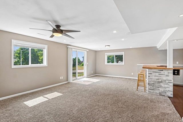809 Brookstone Crest, Mount Horeb, WI 53572