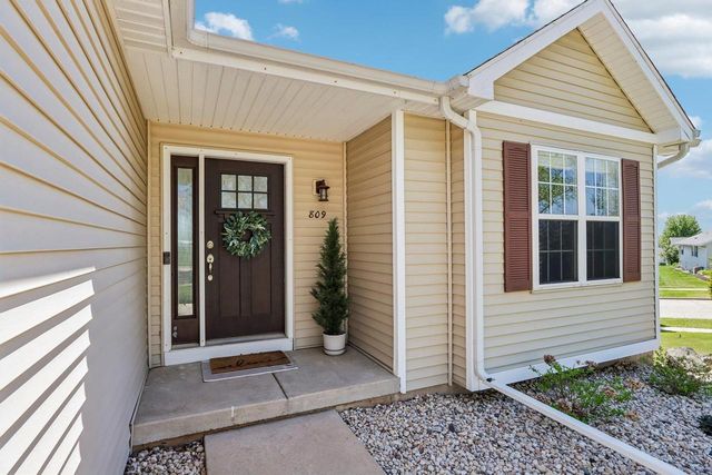 809 Brookstone Crest, Mount Horeb, WI 53572