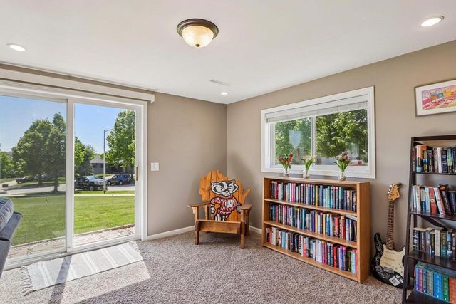 809 Brookstone Crest, Mount Horeb, WI 53572