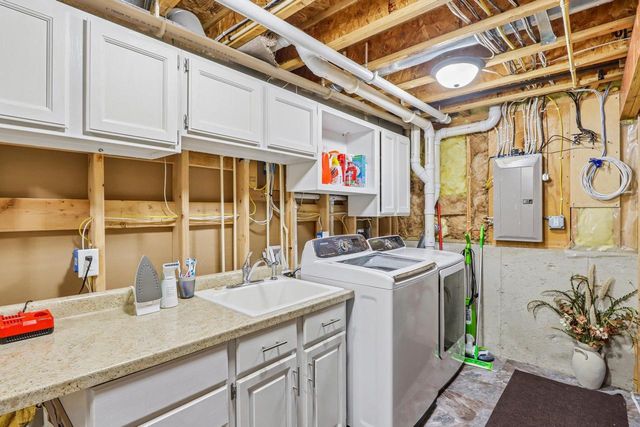 809 Brookstone Crest, Mount Horeb, WI 53572