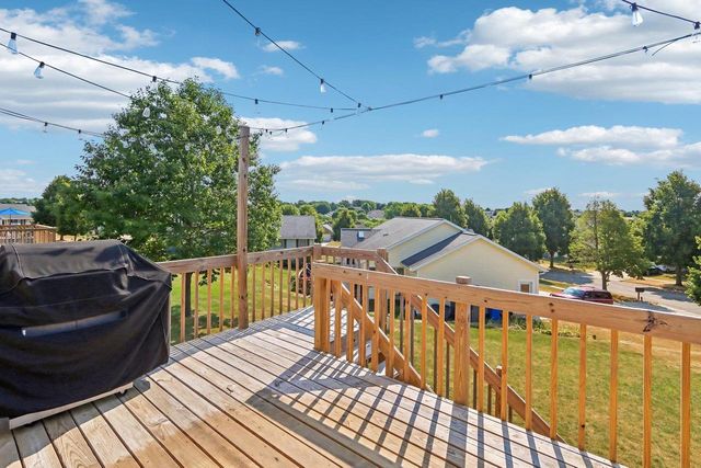 809 Brookstone Crest, Mount Horeb, WI 53572