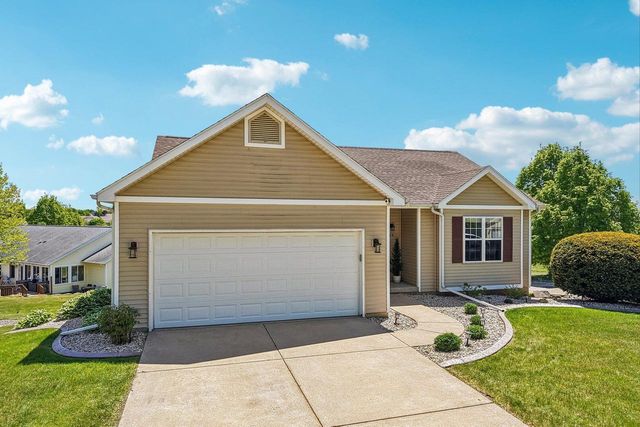 809 Brookstone Crest, Mount Horeb, WI 53572