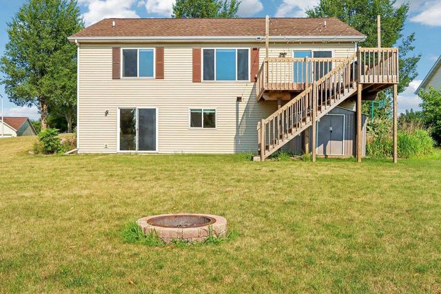 809 Brookstone Crest, Mount Horeb, WI 53572