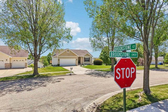 809 Brookstone Crest, Mount Horeb, WI 53572