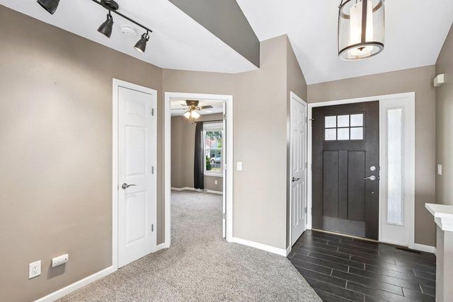 809 Brookstone Crest, Mount Horeb, WI 53572