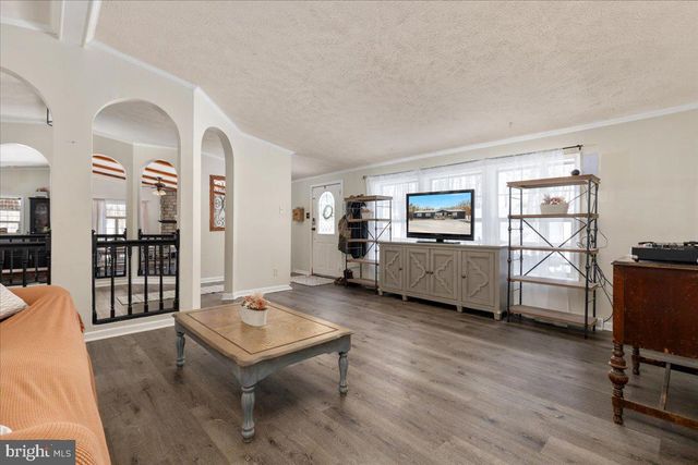 1501 S TIMBER RIDGE RD, Cross Junction, VA 22625