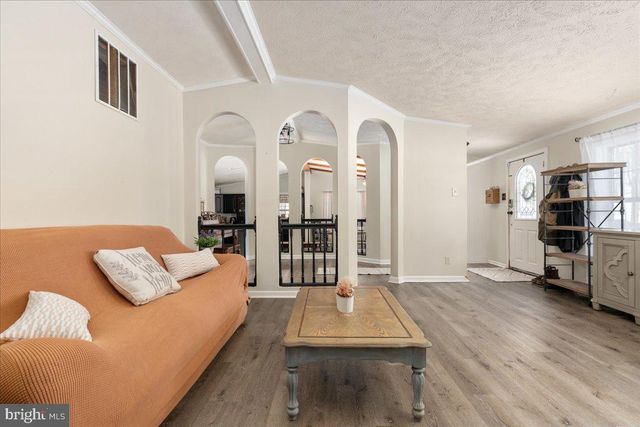 1501 S TIMBER RIDGE RD, Cross Junction, VA 22625