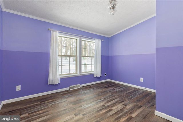 1501 S TIMBER RIDGE RD, Cross Junction, VA 22625