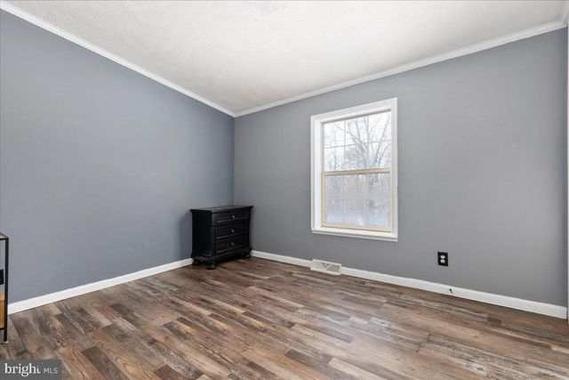 1501 S TIMBER RIDGE RD, Cross Junction, VA 22625