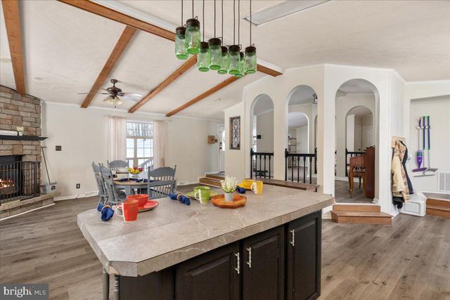 1501 S TIMBER RIDGE RD, Cross Junction, VA 22625