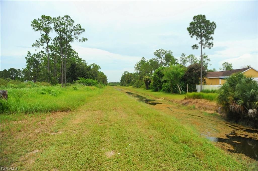 1220 Cloplon ST E, LEHIGH ACRES, FL 33974 — photo 4