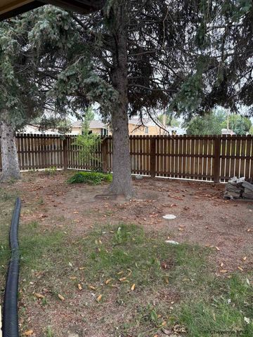 1356 LOOMIS ST, Wheatland, WY 82201