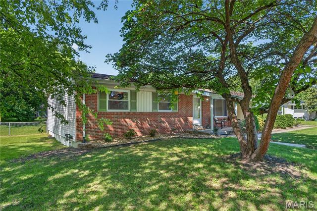 3417 Greiner Drive, St Charles, MO 63301