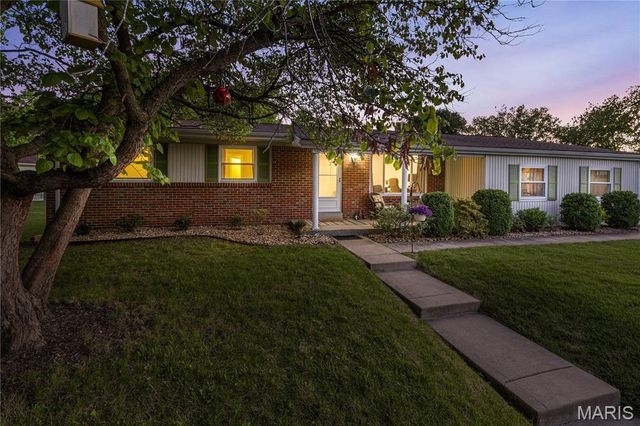 3417 Greiner Drive, St Charles, MO 63301