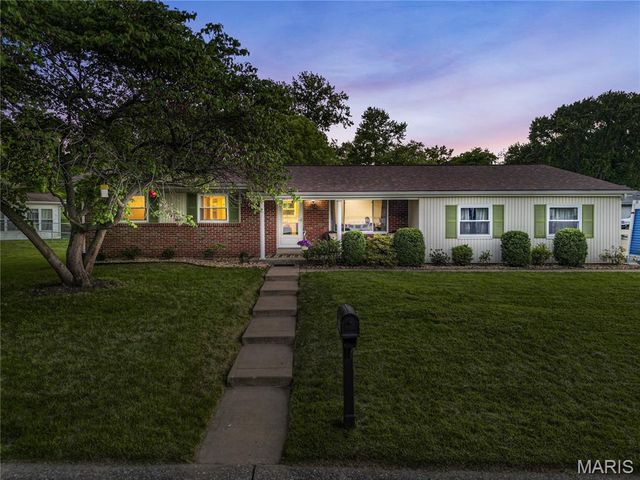 3417 Greiner Drive, St Charles, MO 63301
