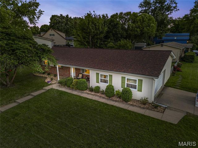 3417 Greiner Drive, St Charles, MO 63301