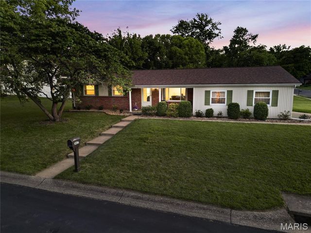 3417 Greiner Drive, St Charles, MO 63301