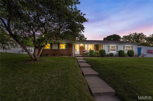 3417 Greiner Drive, St Charles, MO 63301