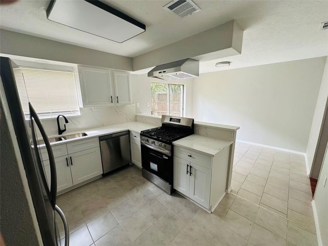 44 Yewleaf Road, The Woodlands, TX 77381