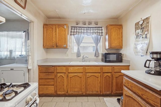 2821 N Hollister Avenue, Los Angeles, CA 90032