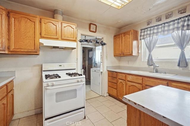 2821 N Hollister Avenue, Los Angeles, CA 90032
