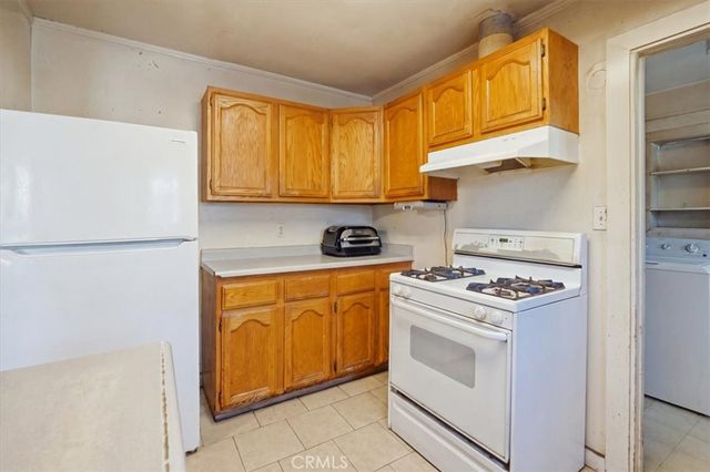 2821 N Hollister Avenue, Los Angeles, CA 90032