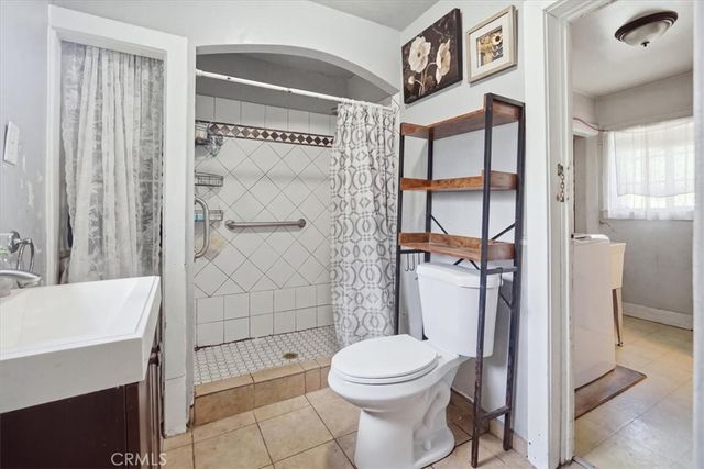 2821 N Hollister Avenue, Los Angeles, CA 90032