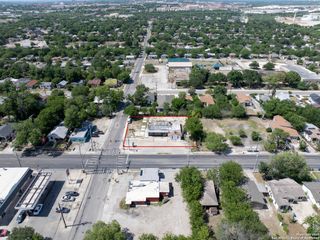 2803 E Houston, San Antonio, TX 78202