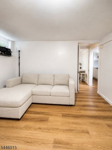 191 Kearney St, Paterson City, NJ 07522