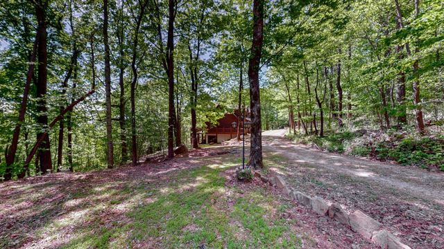 256 Vista Vue Trl, Pelham, TN 37366