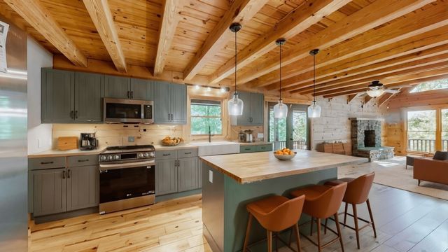 256 Vista Vue Trl, Pelham, TN 37366