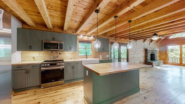 256 Vista Vue Trl, Pelham, TN 37366