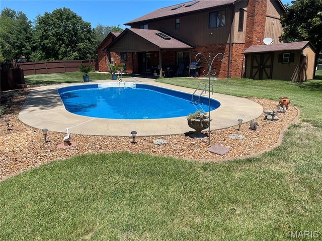 1005 Greentrail Court, O'fallon, IL 62269