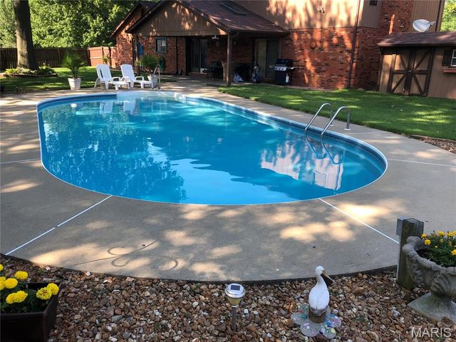 1005 Greentrail Court, O'fallon, IL 62269