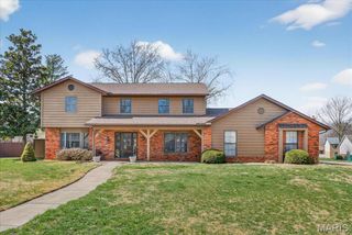 1005 Greentrail Court, O'fallon, IL 62269