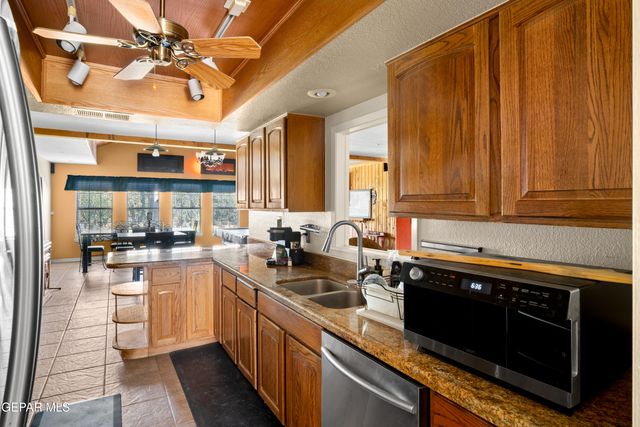 2021 Oceanside Drive, El Paso, TX 79936