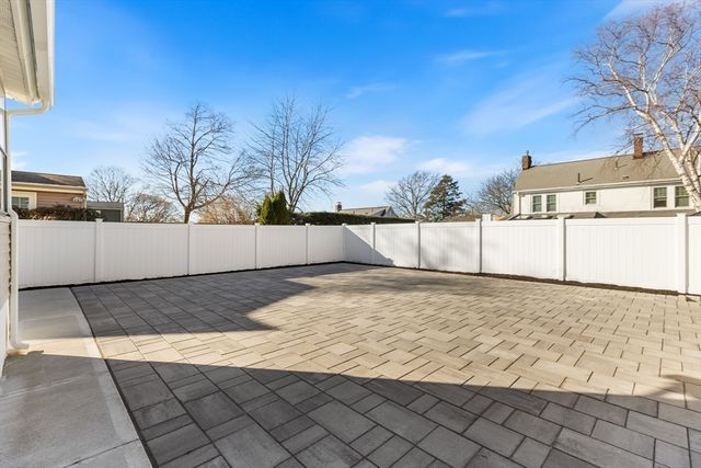 12 Viden Rd, Quincy, MA 02169