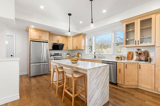 12 Viden Rd, Quincy, MA 02169