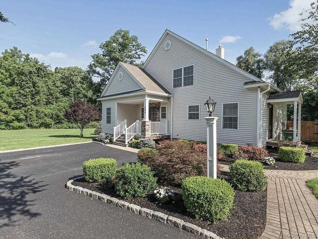 209 CAROL Lane, Fishkill, NY 12524