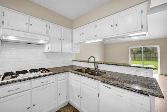 5303 Lincoln Green Drive, Katy, TX 77493