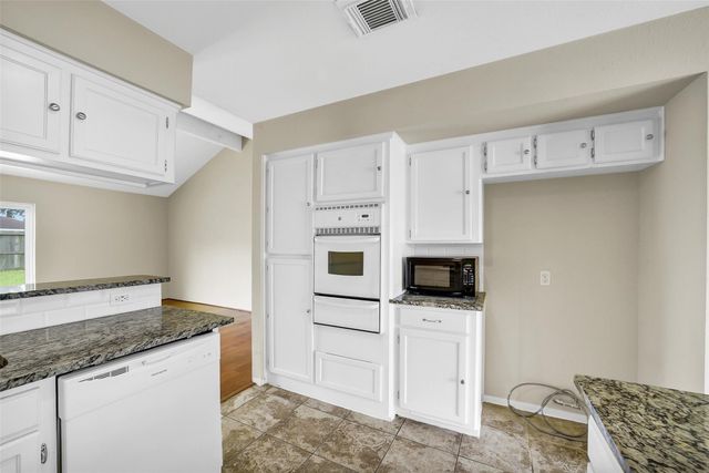 5303 Lincoln Green Drive, Katy, TX 77493