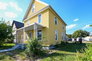 358 8th Avenue SW, Cedar Rapids, IA 52404