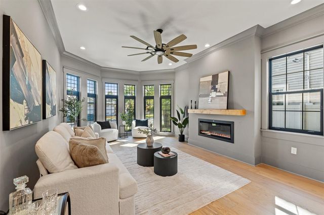 807 W PARK AVENUE, Tampa, FL 33602