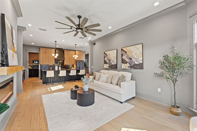 807 W PARK AVENUE, Tampa, FL 33602