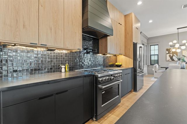 807 W PARK AVENUE, Tampa, FL 33602