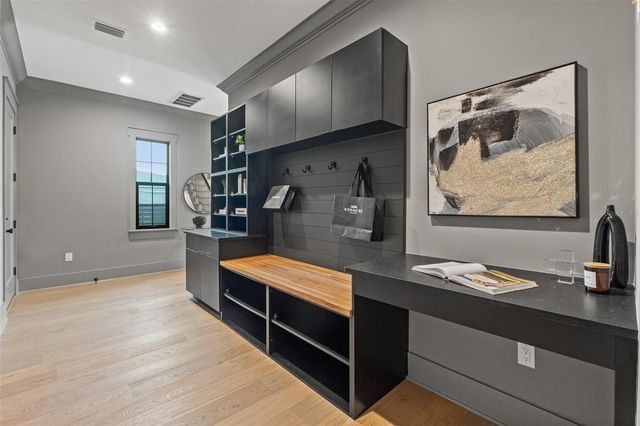 807 W PARK AVENUE, Tampa, FL 33602