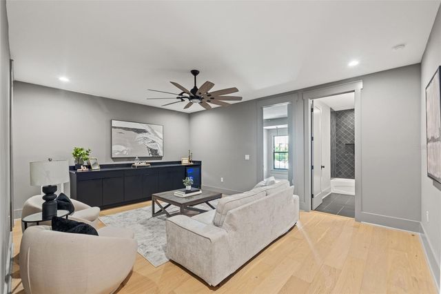 807 W PARK AVENUE, Tampa, FL 33602